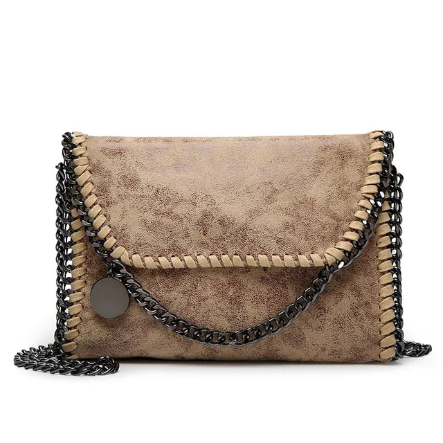 Isabel | Wildleder-Clutch mit Kettenverzierung